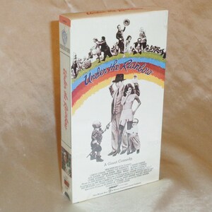 FACTORY SEALED Under The Rainbow VHS Chevy Chase Carrie Fisher