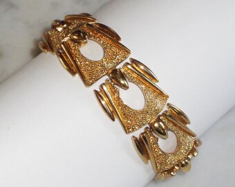 Monet Gold Tone Metal Bracelet Vintage w Safety Chain