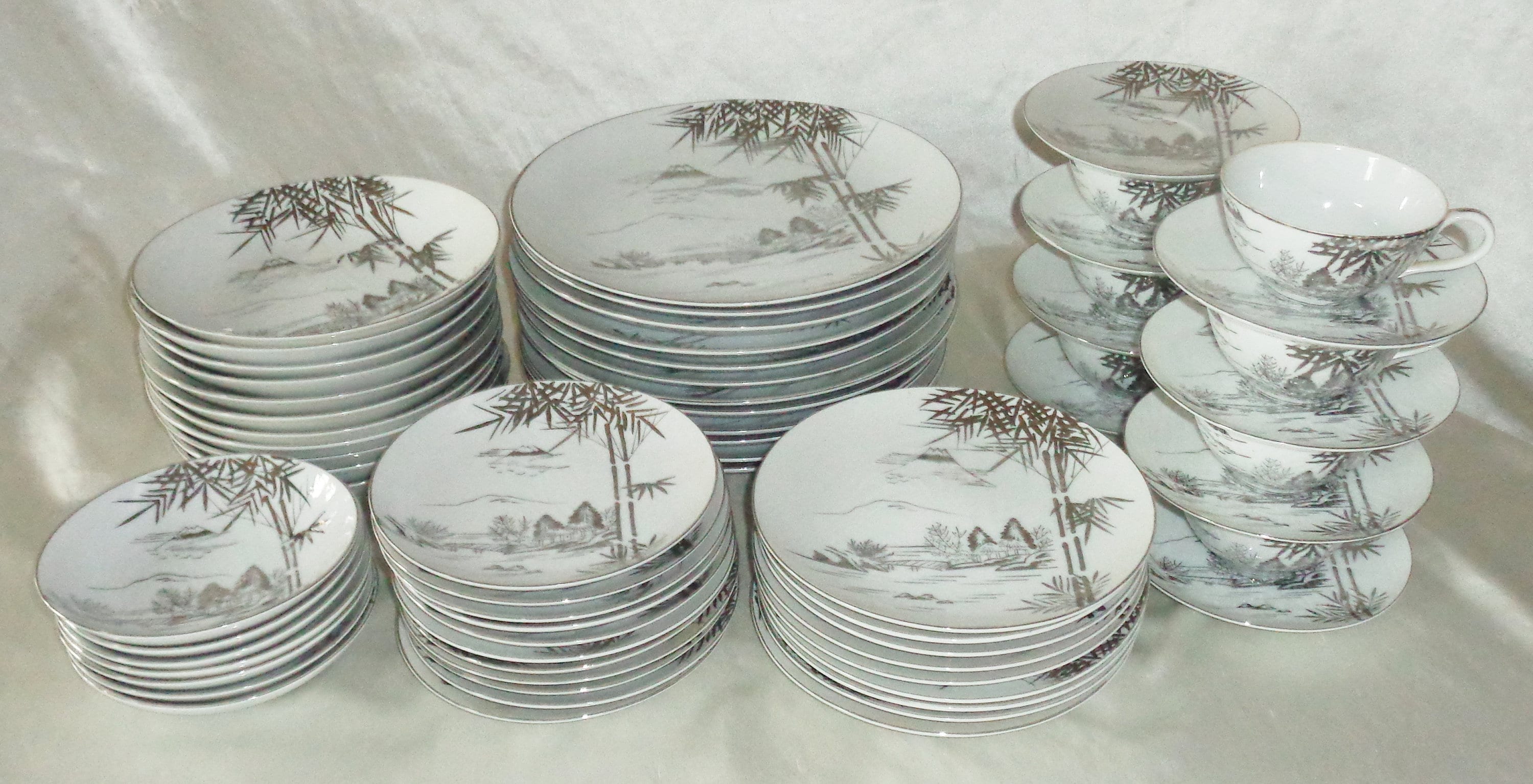 Kutani KUT250 Silver Bamboo Oriental Scene Fine China 73 Piece
