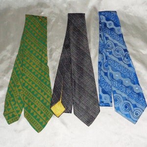 3 Vintage Mens Tie&#39;s, Unsigned, in Blue, Black & Green