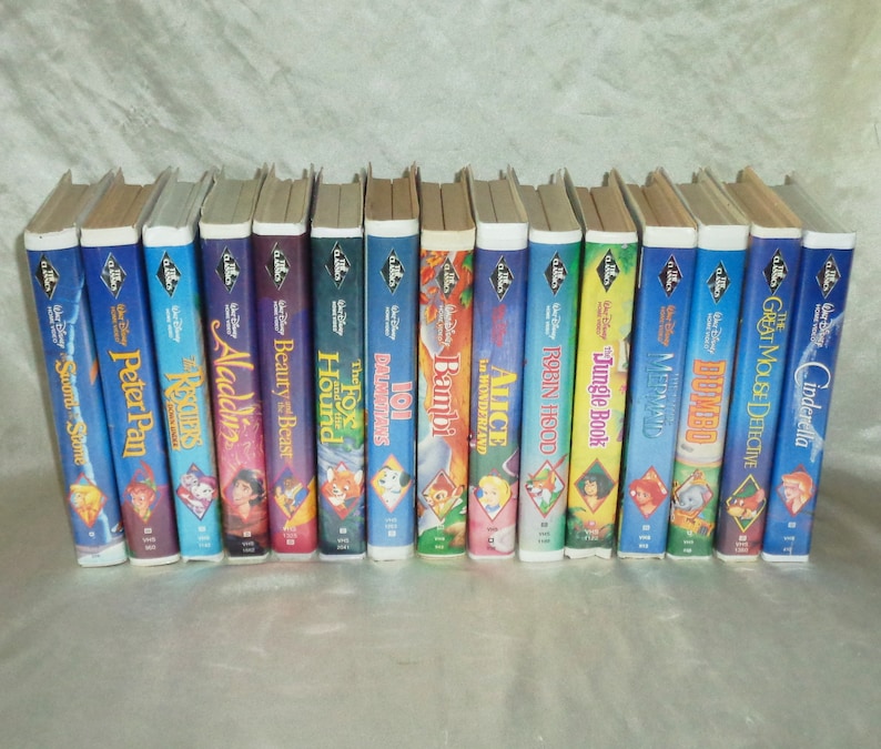 15 Disney Black Diamond The Classics Clamshell VHS Jungle Book, Aladdin, Rescuers, 101 Dalmatians, Beauty & The Beast, Fox and The Hound + image 1
