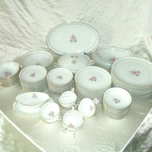 90 Stück Noritake China 5510 Daryl ~ 6-teilige Gedecke + Servierstücke