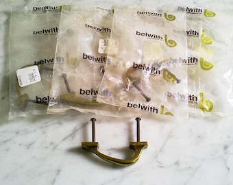 4 tiradores de puerta para armarios Belwith Vintage de latón, nuevos, de 6,7 cm (2 5/8") con orificios de 4,4 cm (1 3/4").