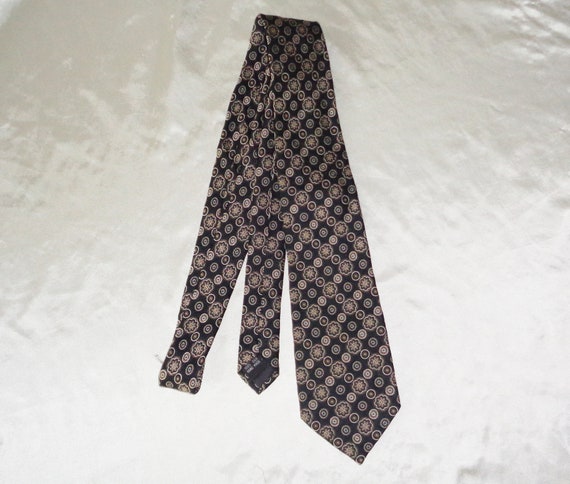 black and gold louis vuitton belt