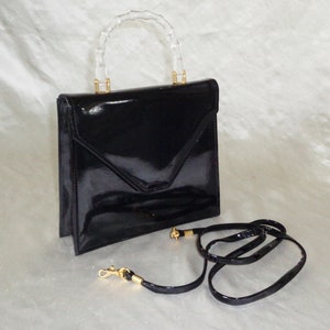 Bolso de mano de vinilo negro Hasting & Smith con mango Lucite ~ 8 1/4 x 7 1/2 x 2 pulgadas