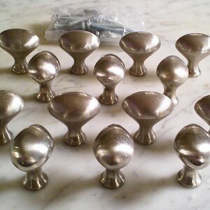 14 pomos ovalados de níquel cepillado macizo para cajones y armarios, 2,5 cm (1 pulgada), estilo vintage.