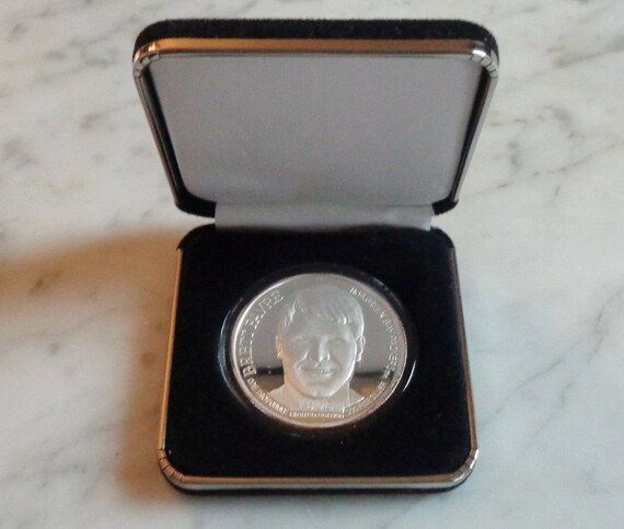 Brett Favre .999 Fine Silver MVP 1996 Silver Coin, Uncirculated Limited Edition #1806 MVP 1995 Green Bay Packers