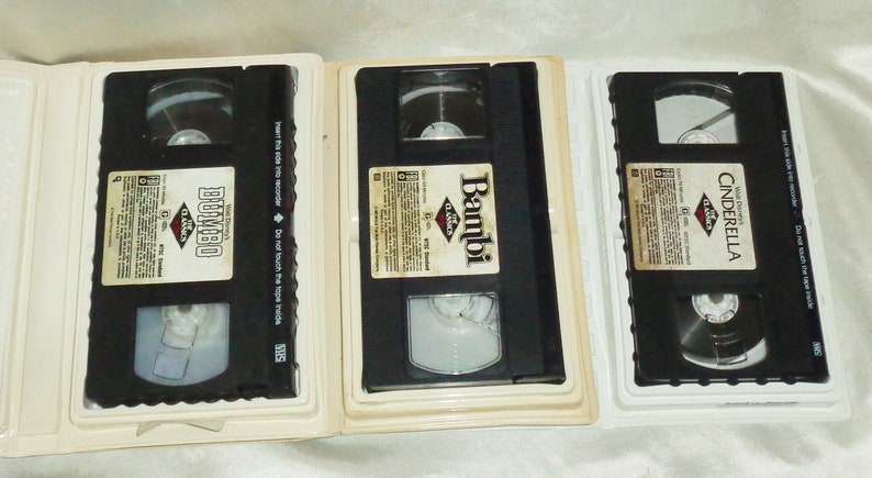 15 Disney Black Diamond The Classics Clamshell VHS Jungle Book, Aladdin, Rescuers, 101 Dalmatians, Beauty & The Beast, Fox and The Hound + image 2