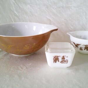 Pyrex Early American 4Qt 444, 1/2 kopp 501, 1 1/2pt 441 blandningsskålar kylskåp