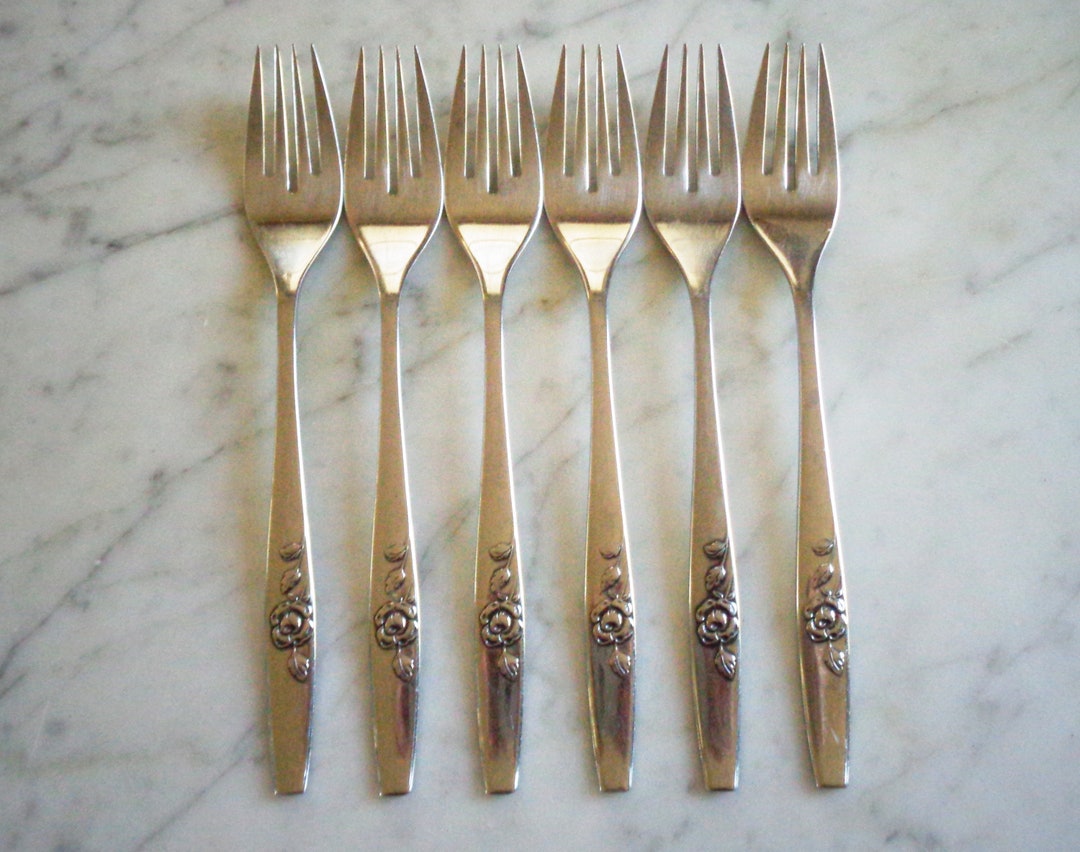 10 Wm A Rogers Premier Stainless Oneida Ltd Spanada Dinner Knives, Dark