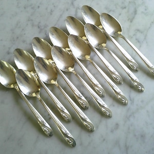 Holmes & Edwards IS Silver Plate Romance 6 1/4 inch Set of 12 Teaspoons