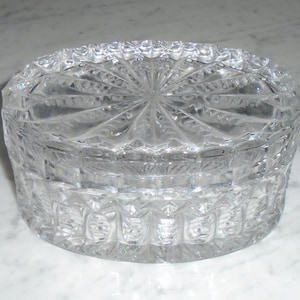 Crystal Clear Glass Jewelry Trinket Vanity Dresser Box  ~ 7x5x3inch, Vintage Heavy Pressed Glass