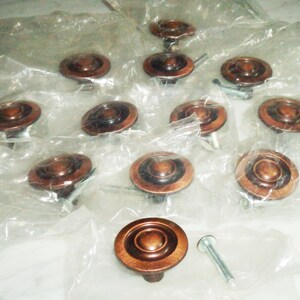 Ensemble de 12 boutons de meuble œil-de-biche en cuivre - Style milieu du siècle HYER 3,2 cm - Neuf d'époque