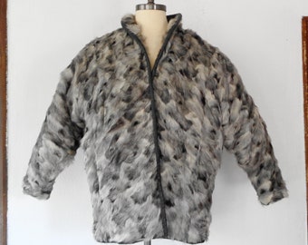 Abrigo de piel de zorro con ribete de cuero, tonos gris, negro y blanco, para mujer, talla grande, estilo hippie vintage.