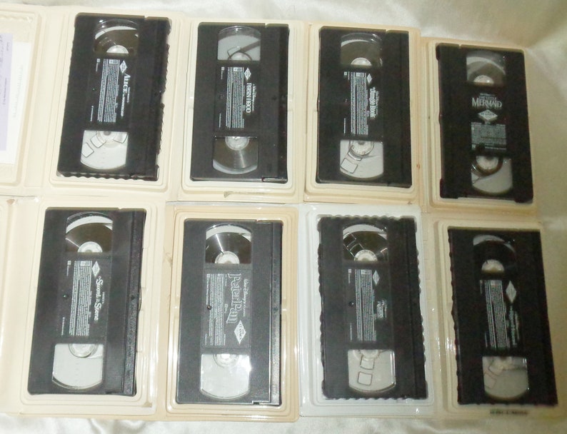 15 Disney Black Diamond The Classics Clamshell VHS Jungle Book, Aladdin, Rescuers, 101 Dalmatians, Beauty & The Beast, Fox and The Hound + image 3
