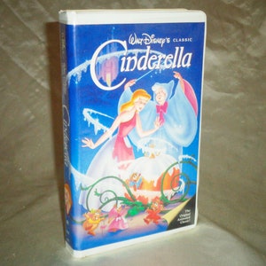 Disney Black Diamond The Classics Cinderella Clamshell VHS #410