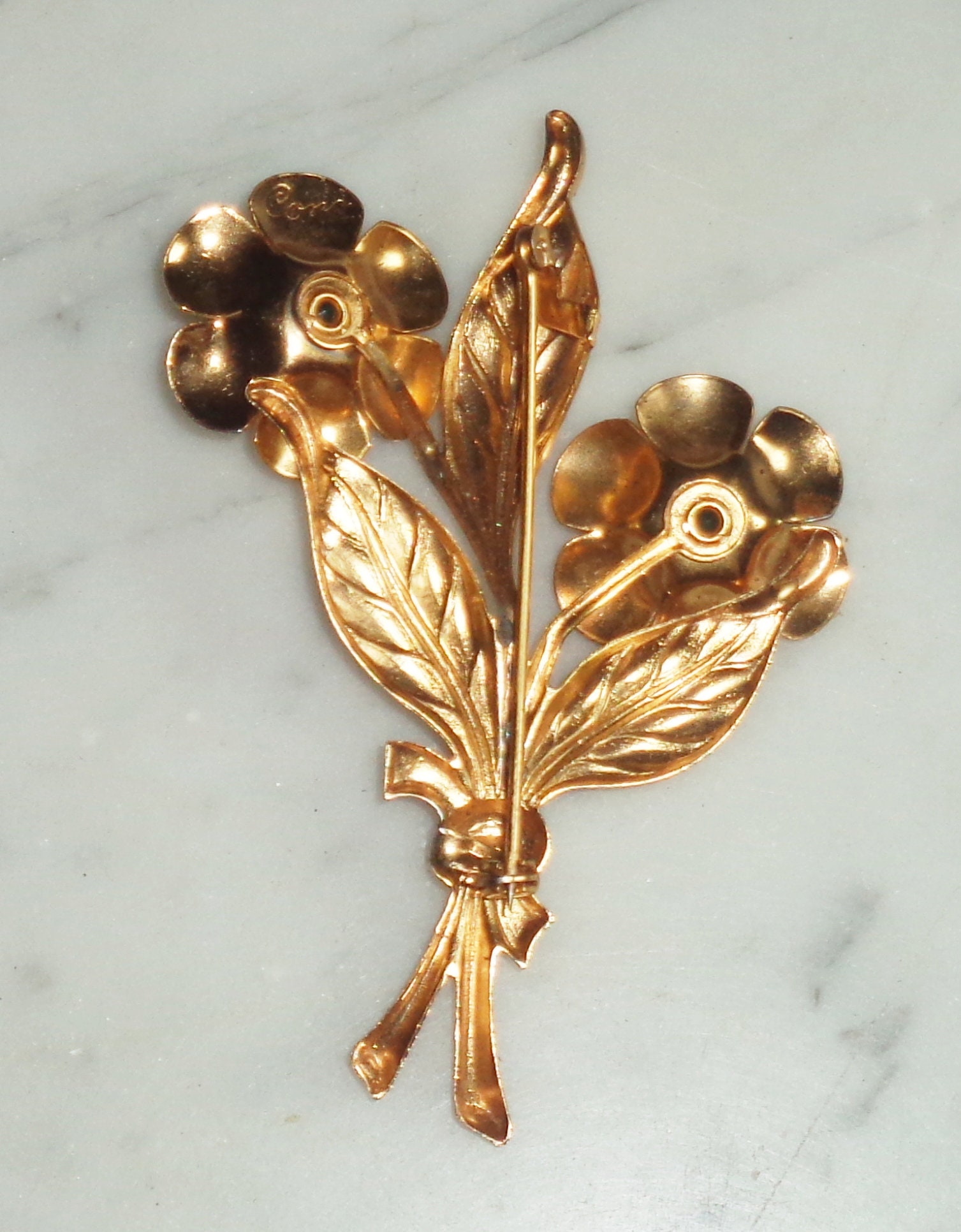 Ancienne Broche Bouquet Métal Doré Et Strass - Bijou Vintage Rétro