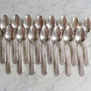 1847 Rogers Bros Ancestral Silver Plate 6 1/8 inch Set of 15 Teaspoons