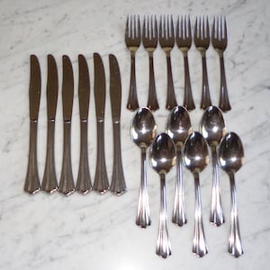 Oneida USA MADIE Stainless Steel 18pc Dinner Knives, Dessert Forks & Teaspoons