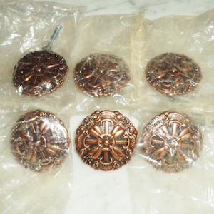 HYER 1 3/4 tums kopparfärgade Crown Deco skåpdörrsknoppar, set med 6 vintage 50-talsstilar, nya, gamla, MIP