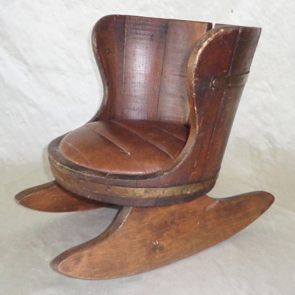 Original petit fauteuil à bascule baril enfant en bois vintage milieu du siècle moderne