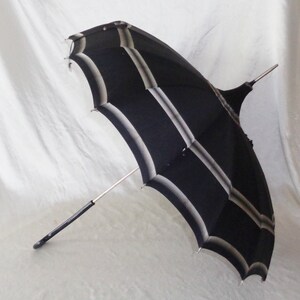 Umbrella Parasol - Vintage Metal frame with Plastic Handle ~ Black & Silver Design~ Needs Work