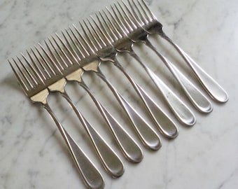 8 Oneida USA Flight Reliance Glossy Stainless Steel 7 1/2 inch Dinner Forks