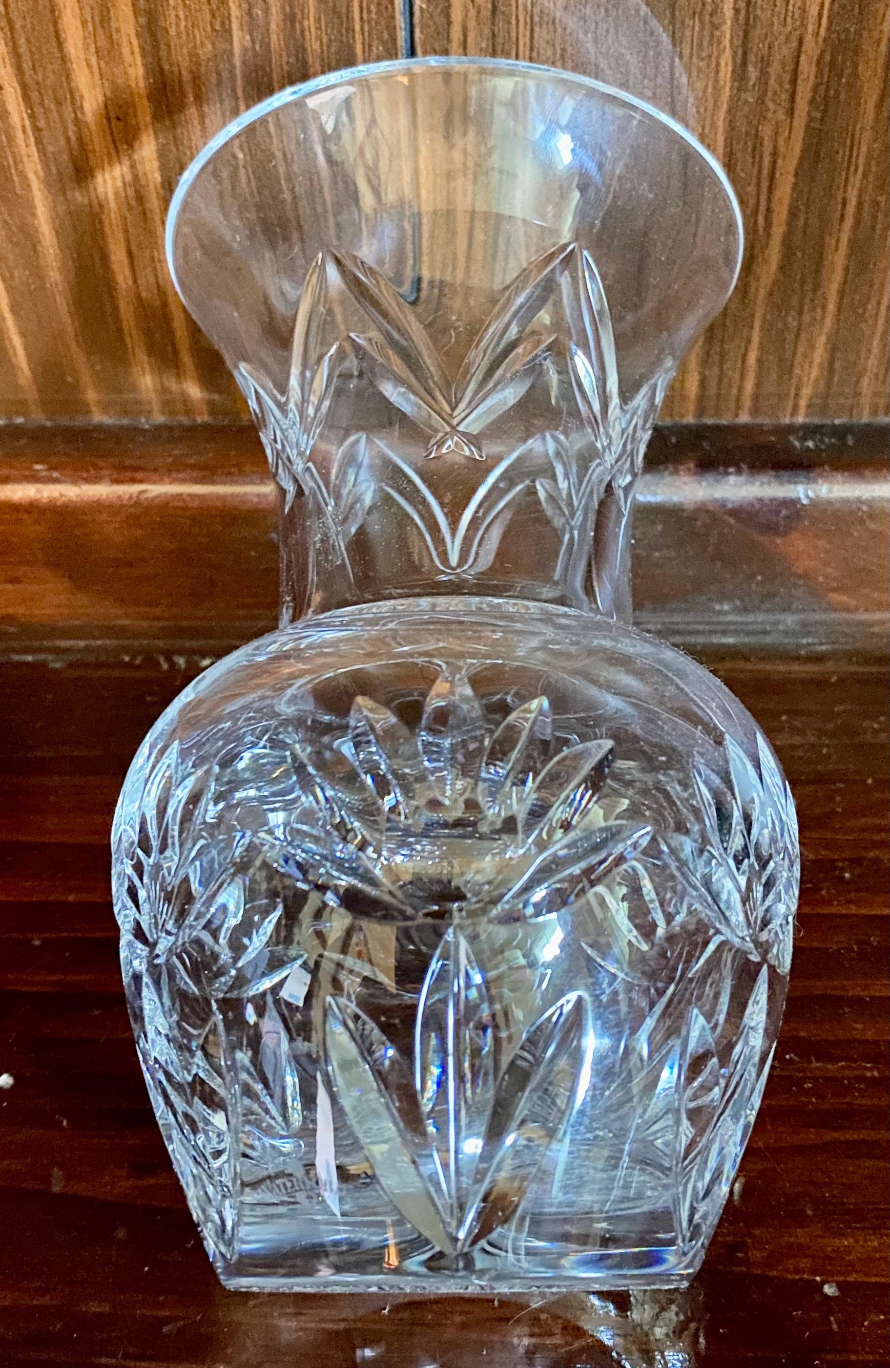 クリスタル花器　ウォーターフォード　 署名入りウォーターフォードクリスタルフラワーベース、花柄、高さ6 1