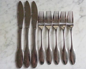 Oneida Stainless Liberty Dinner Knives & Dessert Salad Forks