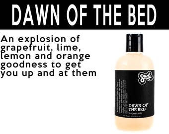 Gel douche Dawn of the Bed. Cosmétiques sans cruauté végétaliens biologiques équitables. 5 % des profits vont fièrement à des organismes de bienfaisance de base