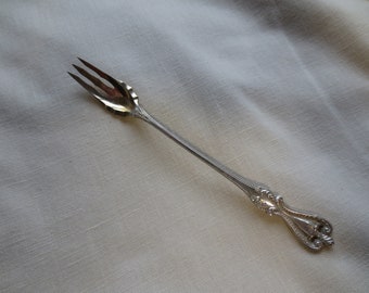 Details about   Old Colonial by Towle Sterling Silver Cocktail Fork Large Top 6 1/4" Antique 