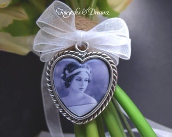 Heart Frame with BOW personalised with your own photo, Bridal Bouquet Photo Charm, Memorial Charm, Wedding Bouquet Charms, 25mm Photo