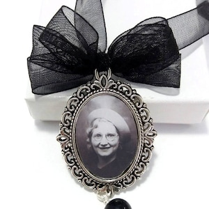 Black Bridal Bouquet Photo Charm with your photo, Goth Memorial Charm, Gothic wedding, with black bow ribbon
