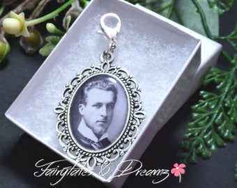 Clip Boutonniere Photo Charm personalized with your photo - Groom memory lapel pin, Memorial Charm for Groom, Bride Bouquet Charm