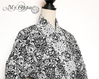 Kimono mi-long noir et blanc avec la ceinture, veste casual avec poches, tissu baroque, vêtement femme, boheme, cardigan mariage cérémonie