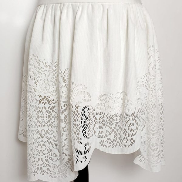 Jupe boheme asymetrique blanche ethnique, danse boho mariage