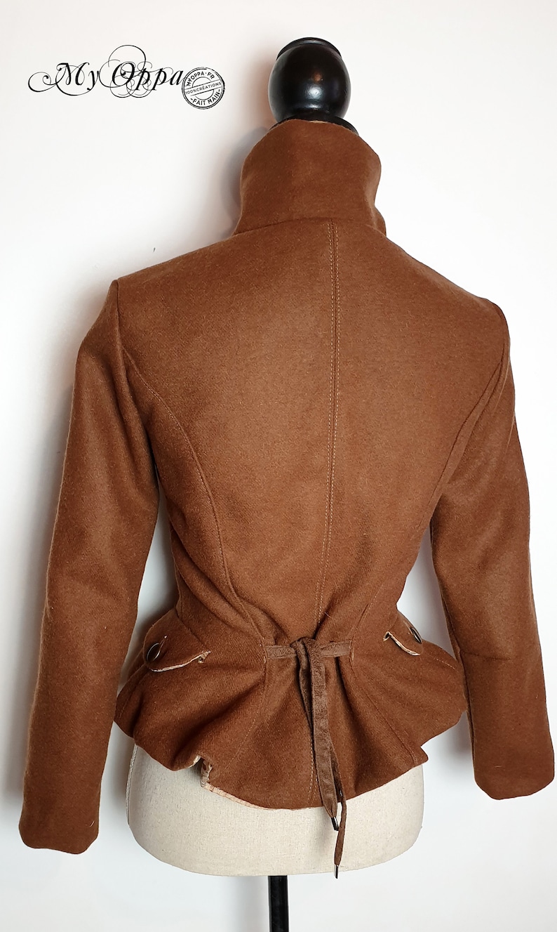 Veste retro laine camel marron steampunk, avec boutons, vêtement femme cavalière amazone, élégant style pin up vintage image 7
