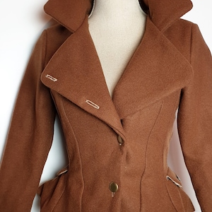 Veste retro laine camel marron steampunk, avec boutons, vêtement femme cavalière amazone, élégant style pin up vintage image 4