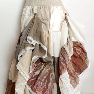 Falda larga de patchwork steampunk en tonos beige y blanco roto, ropa de baile bohemia étnica para mujer, vestido de pierna ancha estilo medieval, levantable.