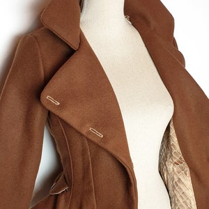 Veste retro laine camel marron steampunk, avec boutons, vêtement femme cavalière amazone, élégant style pin up vintage image 5