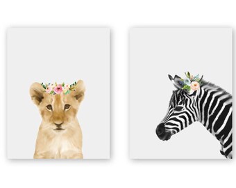 Safari Tier Kinderzimmer Drucke, Blumenkrone Löwe und Zebra, 2er-Set