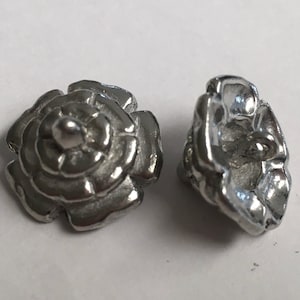 Juego de 12 botones Dudley de peltre Tudor de réplica para recreación renacentista o isabelina, 16 mm (5/8&quot;), exclusivo de Tudor Tailor