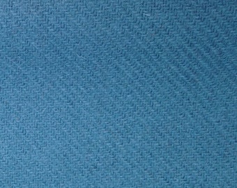 Tela de sarga de lana 2/2 estilo Tudor azul pastel: tela vendida por media yarda