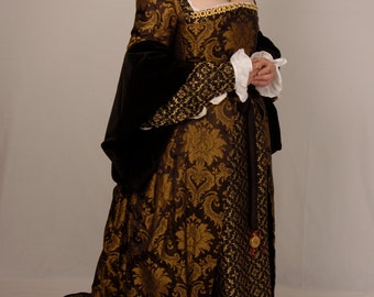 UPDATED! Pattern for Henrician Lady's Gown, Tudor Tailor exclusive