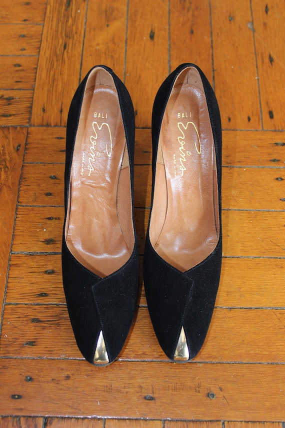 Vintage 1960s Black Suede Pump by David Evins