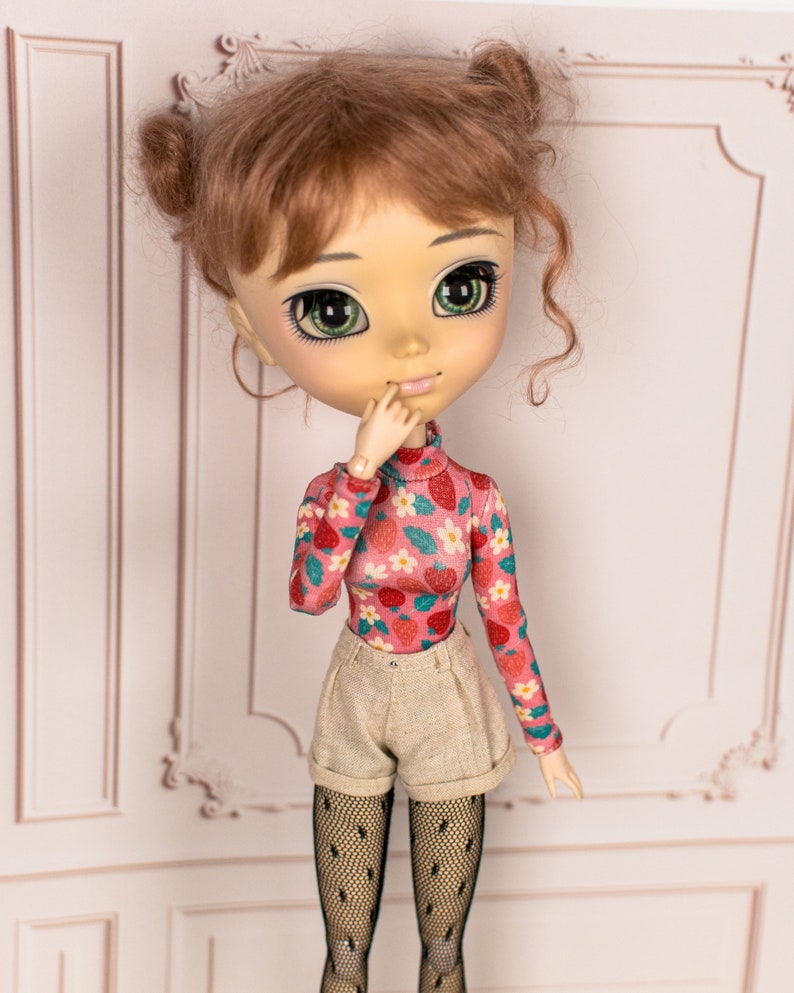 Short beige et lin pour Pullip, Blythe, Poppy Parker, Obitsu Pantalon taille haute camel pour poupée image 3