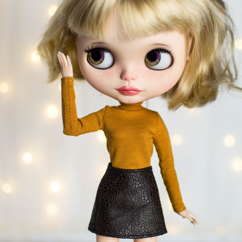 Autumn turtleneck blouse for Pullip Obitsu 27 Blythe Pure Neemo Ivory, Mustard, Burgundy,Bottle Green image 3