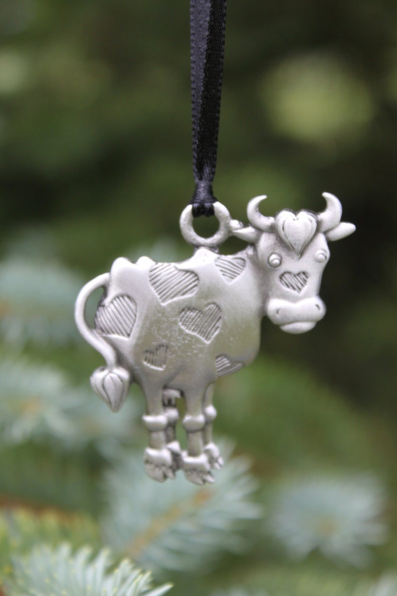 Hastings Pewter Lead Free Pewter Cow Ornament fine pewter cow with hearts decoration Made in Michigan made in MI made