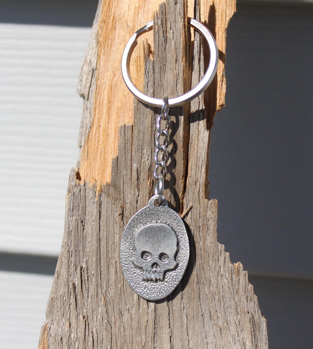 Lead Free Pewter Skull Keychain Pendant Key Ring Halloween Charm Goth ...