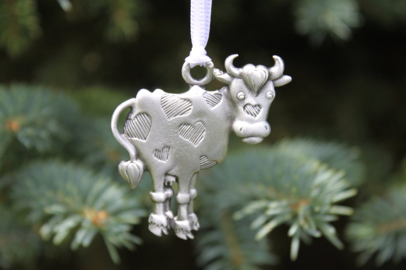 Hastings Pewter Lead Free Pewter Cow Ornament fine pewter cow with hearts decoration Made in Michigan made in MI made